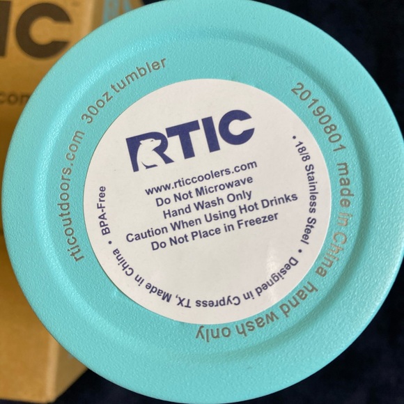 02 RTIC tumblers made in china