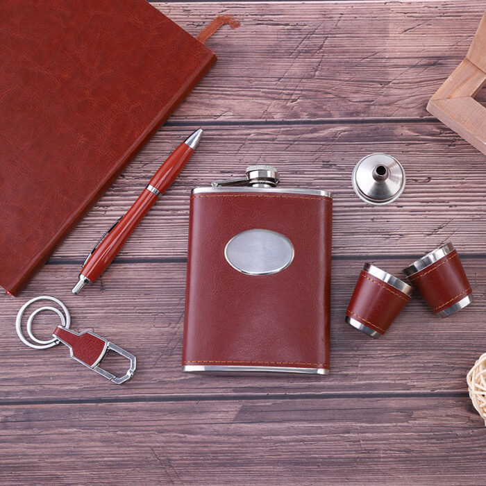Custom Logo Leather Wrapped Carry-On Stainless Steel Hip Flask Alcohol Container Gift Box Set