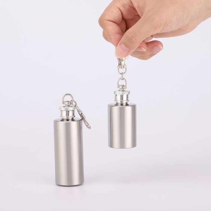 High Quality Stainless Steel Hip Flask Portable Mini Cylindrical Whiskey Wine Pot with Keychain
