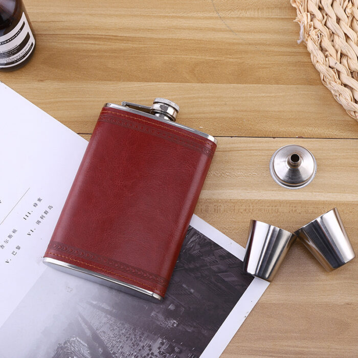 Wholesale Customized Portable Hip Flask Leather Wrapped Stainless Steel Wine Pot