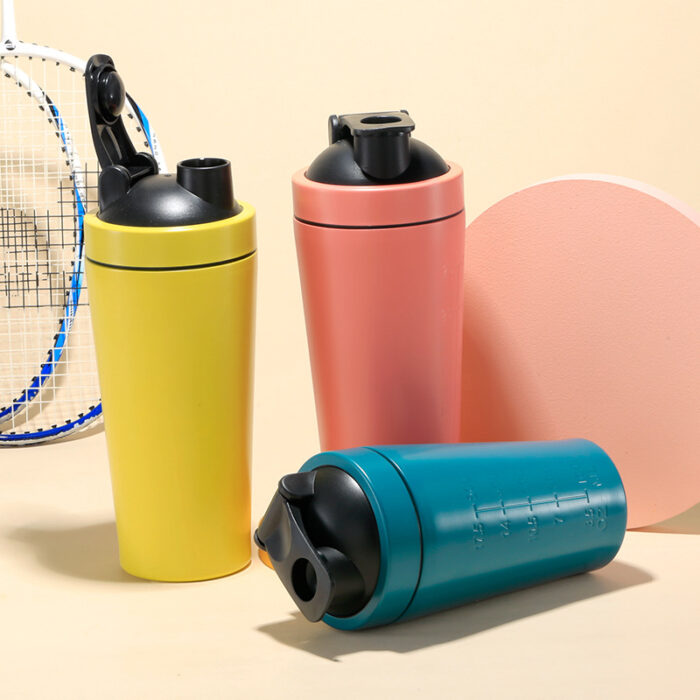 Factory Wholesale Insulated Stainless Steel Shaker Bottle Sports Water Cup for Protein Mixes