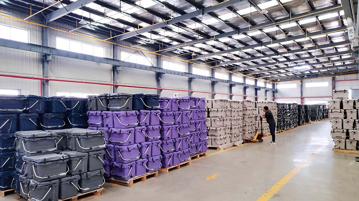 custom cooler manufactuer warehouse